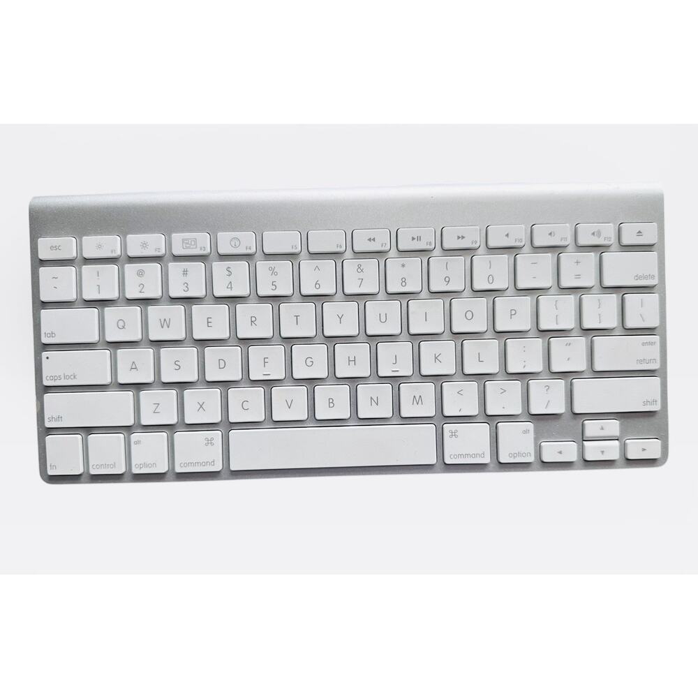 Apple A1255 Wireless Bluetooth Keyboard (White/Silver) Parts Only